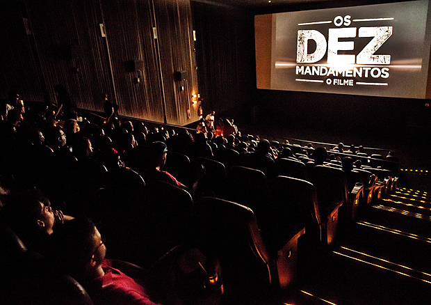 SAO PAULO, SP, BRASIL, 28.01.16 13h40 Sala de cinema do shopping Bourbon na estreia do filme Os Dez Mandamentos.(Foto: Marcus Leoni / Folhapress, ILUSTRADA)